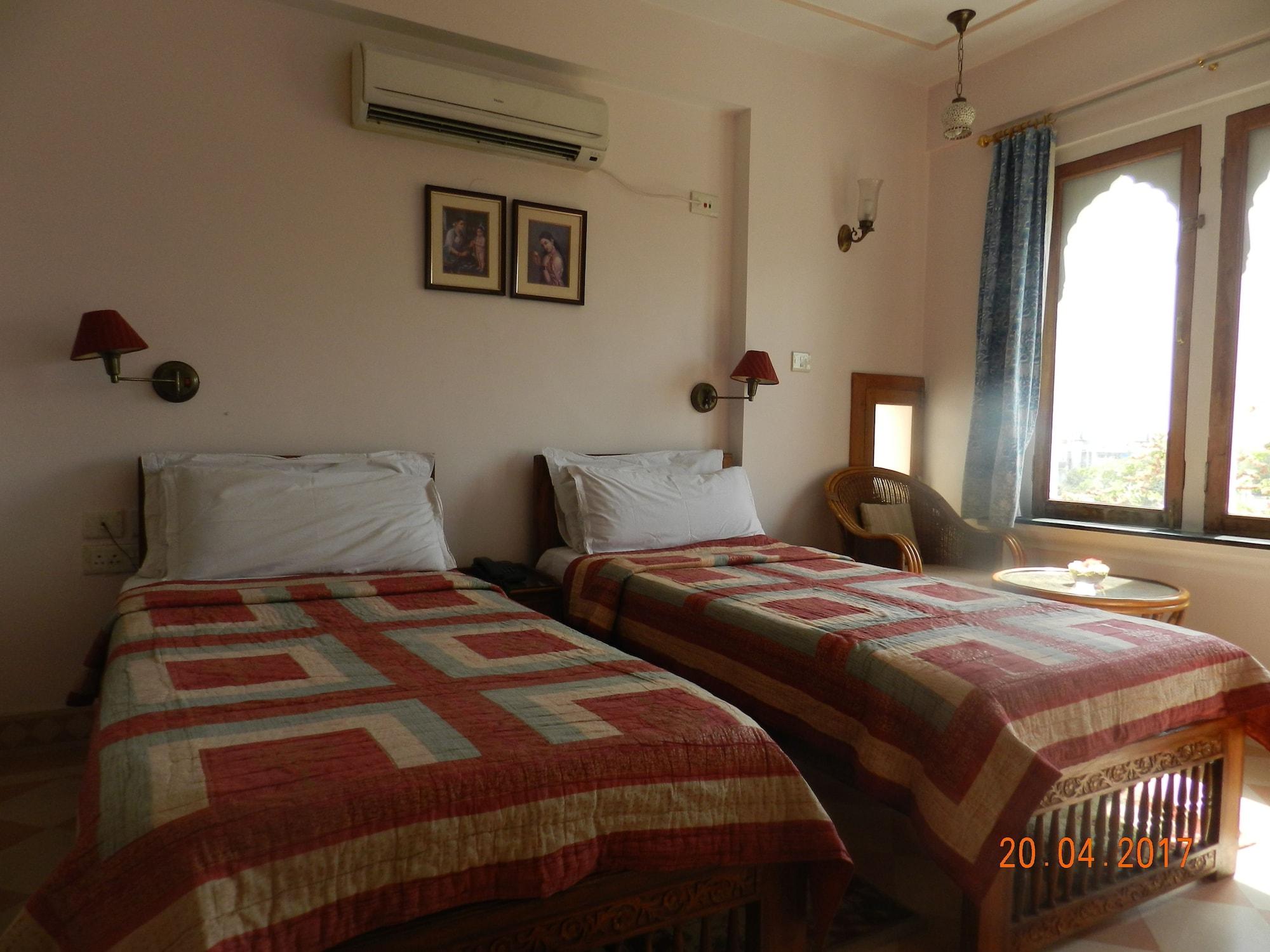 ג'איפור Om Niwas Suite Hotel מראה חיצוני תמונה